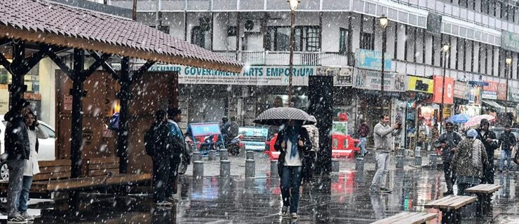 وادی کشمیر میں سوموار کو بارشیں اور برفباری کا ایک اور مرحلہ شروع ہوا