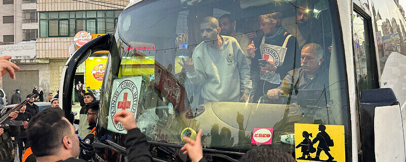 اسرائیل نے تاخیر کے بعد 110فلسطینی قیدی رہا کر دیے