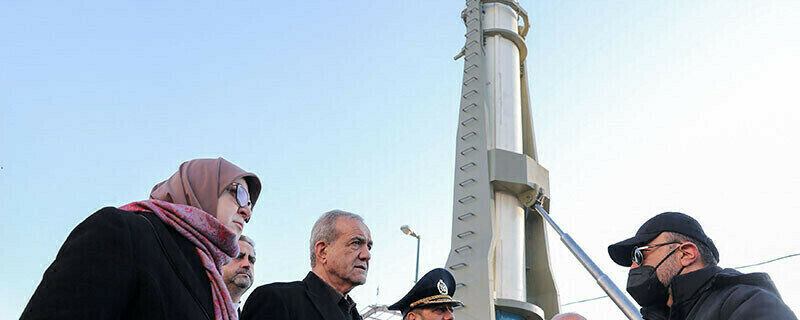 ایران کا نئے بیلسٹک میزائل کی رونمائی کے ساتھ طاقت کا مظاہرہ