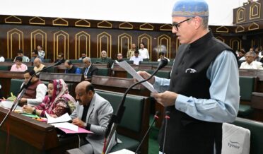 سٹریٹ لائٹس کی تنصیب کیلئے ایس ایم سی کو 27.07 کروڑ روپے جاری۔ وزیر اعلیٰ