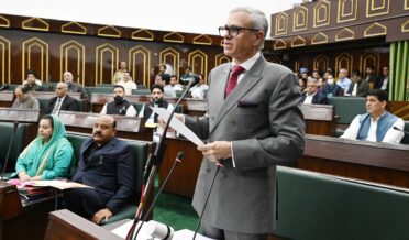 قرض اور واجبات کا کچھ حصہ لداخ کو منتقل کرنے کا معاملہ ایم ایچ اے کے ساتھ اُٹھایا گیا۔ وزیر اعلیٰ