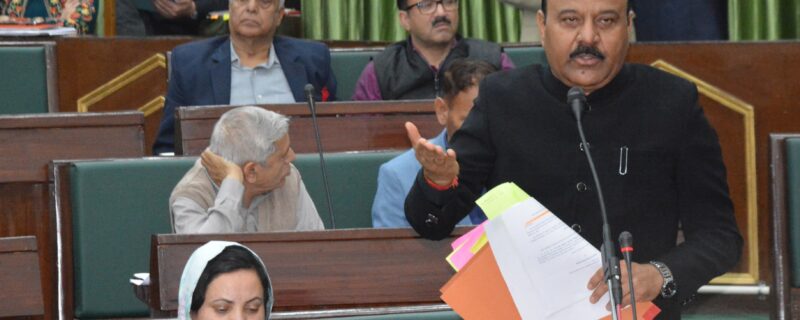 سڑکوں کے تمام منصوبوں کی بروقت تکمیل کیلئے کام تیز کیا جائے گا۔ نائب وزیرا علیٰ