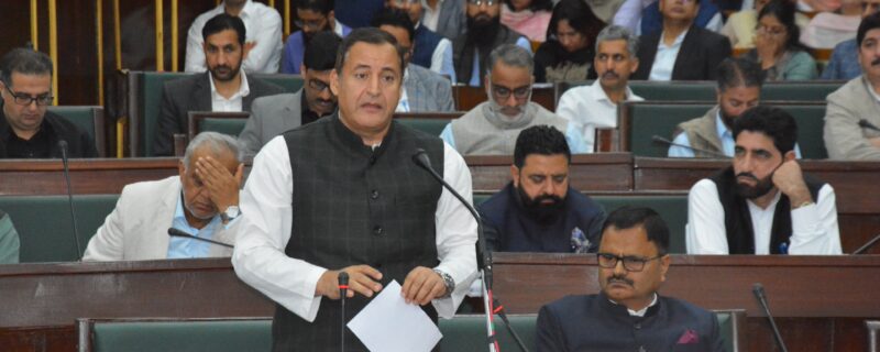 زینہ پورہ میں 3,145 ژالہ باری سے متاثرہ باغبانوں کو 87.98 لاکھ روپے کی اِمداد فراہم کی گئی ۔ وزیر زراعت