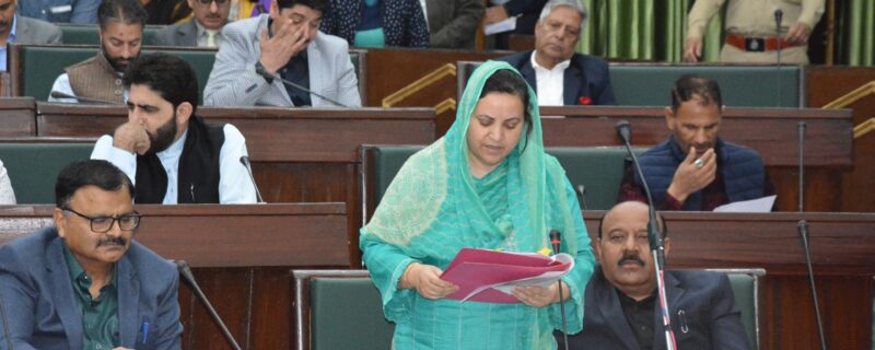 جموں وکشمیر کے شہری بلدیاتی اِداروں میں 7,353 صفائی کرمچاری کام کر رہے ہیں۔ سکینہ اِیتو