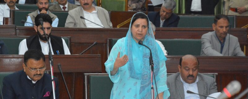 باورچی اور معاونین کی اُجرت میں اِضافے کا معاملہ آئندہ پی اے بی میٹنگ میں اُٹھایا جائے گا۔ سکینہ اِیتو