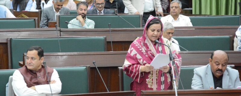 محکمہ سکولی تعلیم کو ضلع بڈگام کے مختلف سکولوں سے اَپ گریڈیشن کی درخواستیں موصول ۔ سکینہ اِیتو