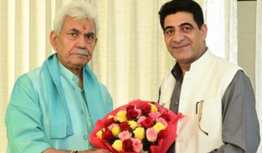 الطاف احمد وانی ایل جی منوج سنہا سے ملاقی