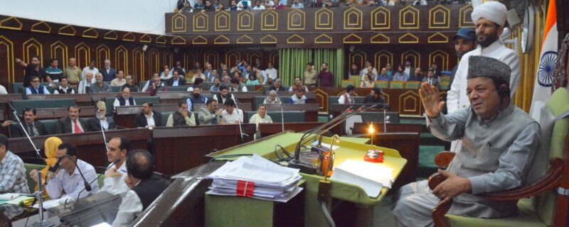 سپیکر کی اراکین کے درمیان بیان بازی کا سہارا لئے بغیر ذمہ دارانہ طرزِعمل اِختیار کرنے پر زور