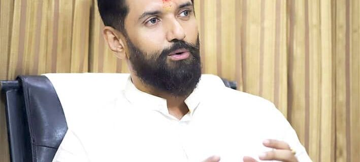 لوگ برسوں سے سڑکوں پر نماز پڑھ رہے ہیں: چراغ پاسوان