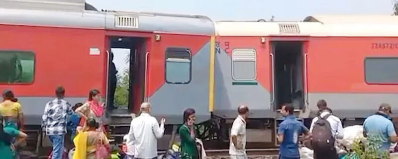 کامکھیا سوپر فاسٹ ایکسپریس کے 11ڈبے پٹری سے اترگئے