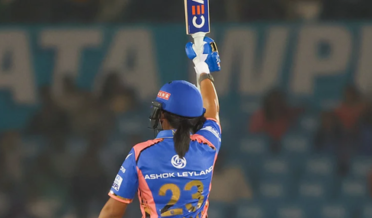 ممبئی انڈینس نے گجرات جائنٹس کو نو رنز سے شکست دی