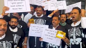 مدھیہ پردیش:ٹرانسپورٹ گھوٹالے پر کانگریس کا اسمبلی میں ہنگامہ، سی بی آئی جانچ کا مطالبہ