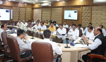 نائب وزیر اعلیٰ نے نوشہرہ حلقہ میں پانی کی فراہمی کے منصوبوں کی پیش رفت کا جائیزہ لیا