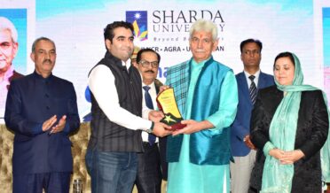 لیفٹیننٹ گورنر کا سری نگر میں شاردا یونیورسٹی کے المیونی میٹ سے خطاب