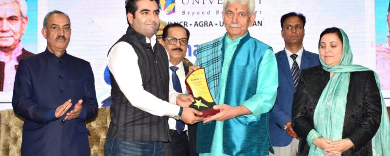 لیفٹیننٹ گورنر کا سری نگر میں شاردا یونیورسٹی کے المیونی میٹ سے خطاب