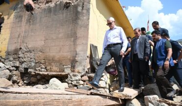 عمر عبداللہ نے رام بن کے تیسرے دورے کے دوران ریلیف اور بحالی کا جائیزہ لیا