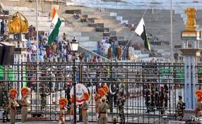 پہلگام حملہ: کوئی اِس پار تو کوئی اْس پار، اٹاری اور واگھہ بارڈر پر اپنوں کے پاس جانے کی تگ و دو