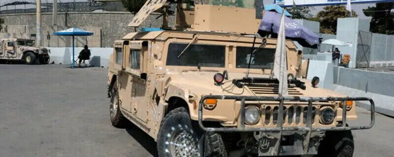 افغانستان میں چھوڑے گئے امریکی ہتھیار عسکریت پسندوں کو فروخت کردیے گئے، برطانوی میڈیا