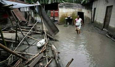 بھارت اور نیپال میں شدید بارشوں سے 100 افراد ہلاک
