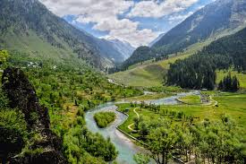 سیاحتی مقام پہلگام کی بیتاب وادی ملکی اورغیر ملکی سیاحوں کی توجہ کا مرکز