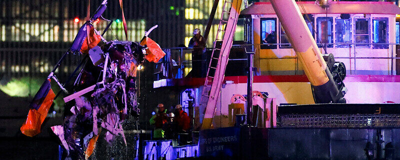 نیویارک: دریائے ہڈسن میں سیاحتی ہیلی کاپٹر گر کر تباہ، 3 بچوں سمیت 6 افراد ہلاک