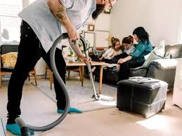 تاریخ میں پہلی بار مرد اب زیادہ گھریلو کام کاج کررہے ہیں:تحقیق