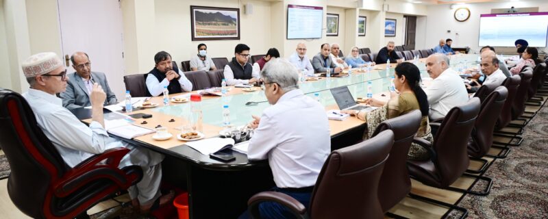 وزیر اعلیٰ عمر عبداللہ نے مکانات و شہری ترقی محکمہ کی تنظیم نو کی تجاویز کا جائزہ لیا