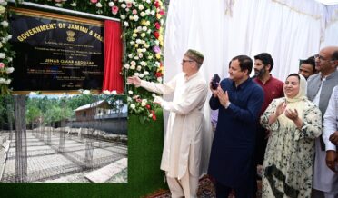 وزیر اعلیٰ عمر عبداللہ نے گاندربل میں ترقیاتی منصوبوں کا اِفتتاح کیا اور نئے کاموں کا سنگ بنیاد رکھا