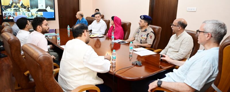 وزیر اعلیٰ نے سرحدی اَضلاع کے ضلع ترقیاتی کمشنروں کے ساتھ ریلیف اَقدامات اور تیاریوں کا جائزہ لیا