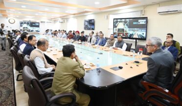 وزیر اعلیٰ عمر عبداللہ نے ریٹائر ہونے والے ملازمین اور پنشنروں کیلئے ’’جے کے پنشن سوویدھا پورٹل ‘ ‘ کا آغاز کیا