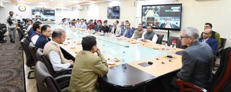 وزیر اعلیٰ عمر عبداللہ نے ریٹائر ہونے والے ملازمین اور پنشنروں کیلئے ’’جے کے پنشن سوویدھا پورٹل ‘ ‘ کا آغاز کیا