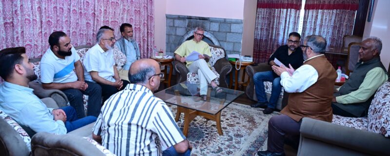 وزیر اعلیٰ نے رابطہ دفتر سرینگر میں وفود سے ملاقات کی