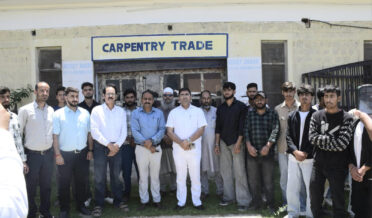 ضلع ترقیاتی کمشنر کشتواڑ نے پروجیکٹ سے متاثرہ کنبوں کیلئے سکل ڈیولپمنٹ پروگرام کا آغاز کیا