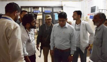 ضلع ترقیاتی کمشنر کا ضلع ہسپتال پونچھ کا دورہ