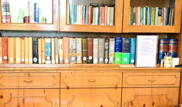 ڈاکٹر درخشاں اندرابی، چیئرپرسن، جموں و کشمیر وقف بورڈ نے لیفٹیننٹ گورنر جناب منوج سنہا سے ملاقات کی