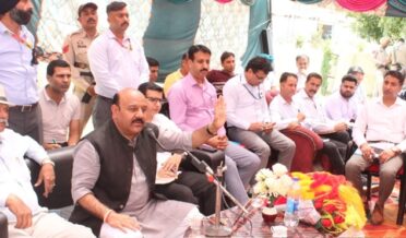 نائب وزیراعلیٰ نے نوشہرہ میں پنچایت بھوانی ۔اے میں عوامی رَسائی کیمپ کا اِنعقاد کیا