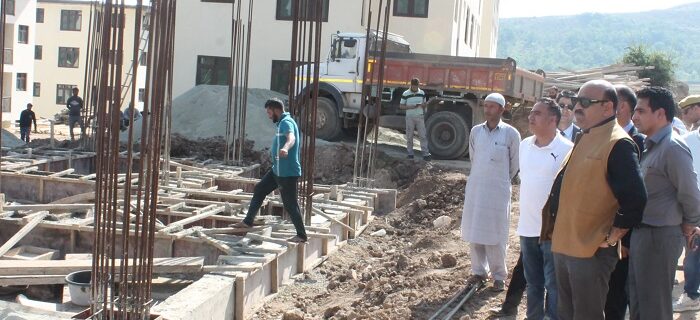 نائب وزیراعلیٰ نے مچبھون مارتنڈ میں ٹرانزٹ رہائش کے تعمیراتی کام کا معائینہ کیا