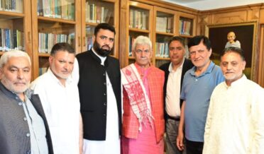 ایل جی منوج سنہا کی انجمن شرعی شیان جموں و کشمیر کے وفد سے ملاقات