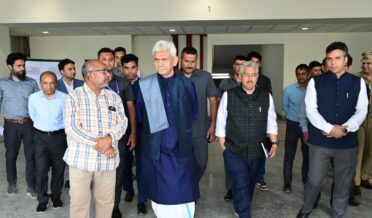 لیفٹیننٹ گورنر نے پنتھا چوک میں شری اَمرناتھ جی شرائین بورڈ کے دفتر اور یاتری نواس کامعائینہ کیا