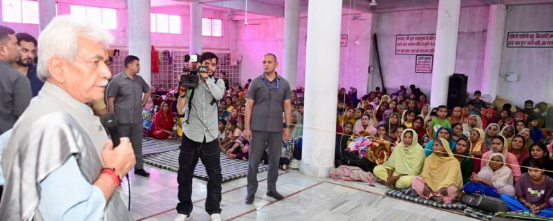 لیفٹیننٹ گورنرکا صاحب بندگی آشرم مشریلوالہ میں شیلٹر اینڈ لاجمنٹ سینٹر کا دورہ