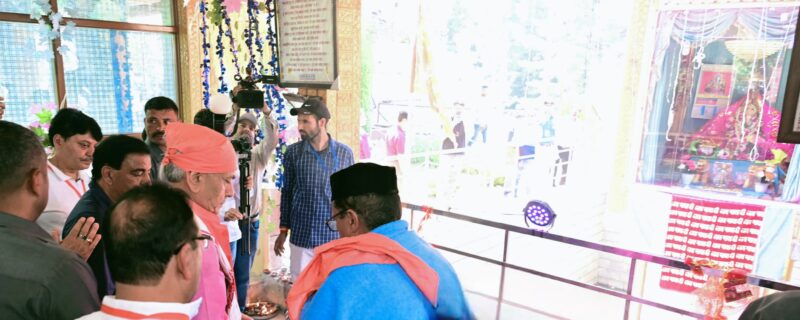 لیفٹیننٹ گورنر’’ زیشت ماتا جینتی‘‘ کے مبارک موقعہ پر ماں زیشت دیوی مندر میں حاضر ی دی