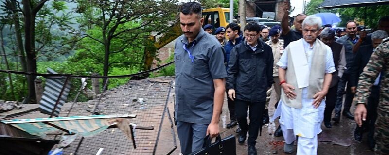 لیفٹیننٹ گورنر نے اوڑی کے سرحدی دیہات لگامہ اور گنگل میں پاکستان کی بلا اشتعال گولہ باری