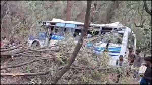 پونچھ میں مسافر بس گاڑی گہری کھائی میں جاگری