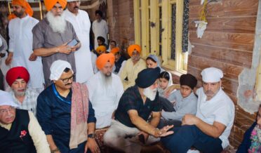 راہول گاندھی اور جاوید رانا نے پونچھ میں گولہ باری سے متاثرہ علاقوں کا دورہ کیا