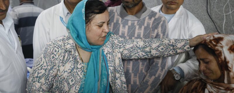 سکینہ اِیتو اور جاوید احمد ڈار کا بارہمولہ اور اوڑی کے گولہ باری سے متاثرہ علاقوں کا دورہ