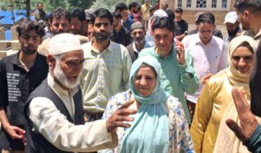 سکینہ اِیتونے دمحال ہانجی پورہ حلقہ کا تفصیلی دورہ کیا