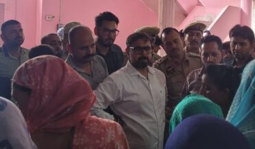 ستیش شرما نے مشریوالہ میںپر گوال کے بے گھر اَفراد سے ملاقات کی