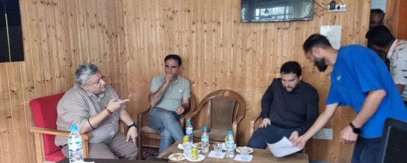 ٹرانسپورٹ کمشنر نے کپواڑہ کا دورہ کیا ،عوامی شکایات کا نمٹارہ کیا