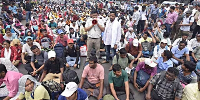 بیروزگار اساتذہ بالآخر احتجاج کرنے پر مجبور