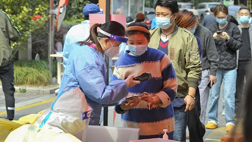 کیا چین کورونا مریضوں کی تعداد کے ساتھ پھر کھیل کر رہا؟ کہیں دنیا میں نئی تباہی نہ آ جائے!